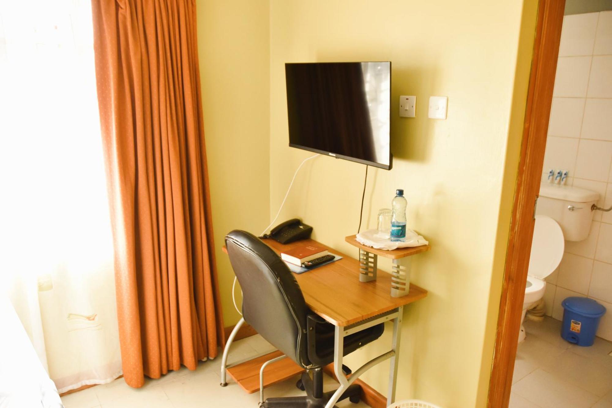 Wagon Wheel Hotel Eldoret Exterior foto